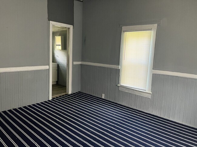 Foto del edificio - 1551 Boone St