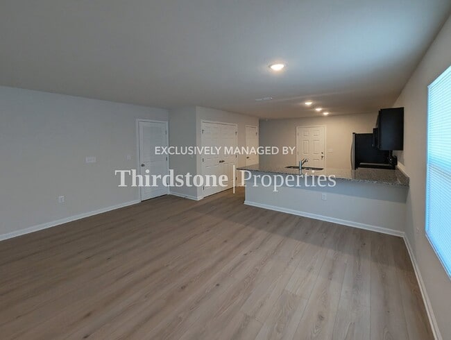 Foto del edificio - 5407 Potomac Ave