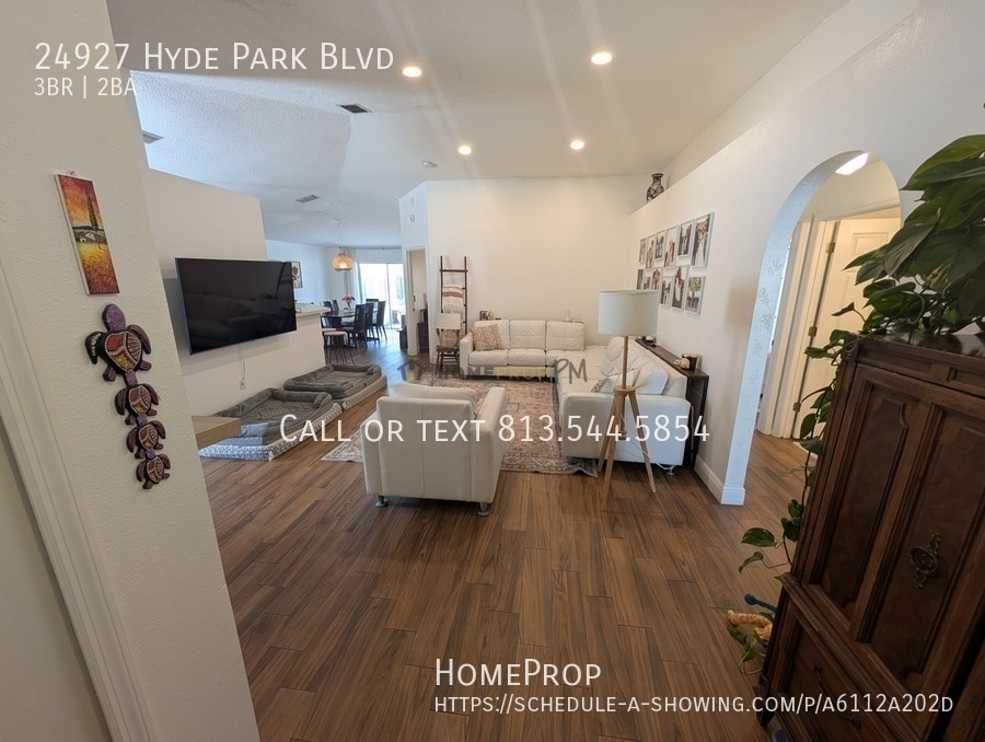 Photo - 24927 Hyde Park Blvd-