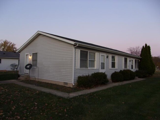 Building Photo - 2 bedroom in Sidney OH 45365