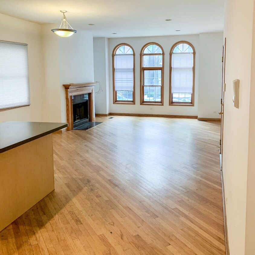 Foto principal - 2737 N Wayne Ave