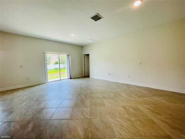 Building Photo - 4 br, 2 bath House - 55 R Peterlee Court