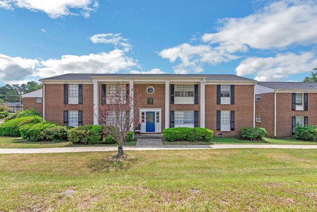 Building Photo - Falcon Crest Apartments