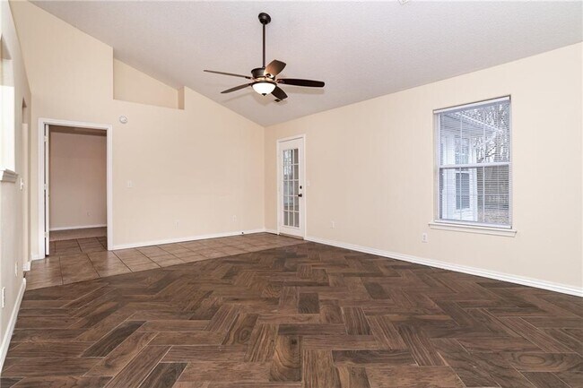 Building Photo - 2230 Oaklawn Ave