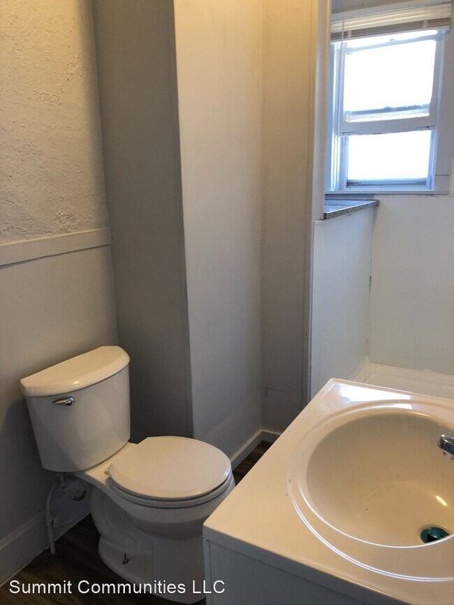Building Photo - 2 br, 1.5 bath Apartment - 506 16th St