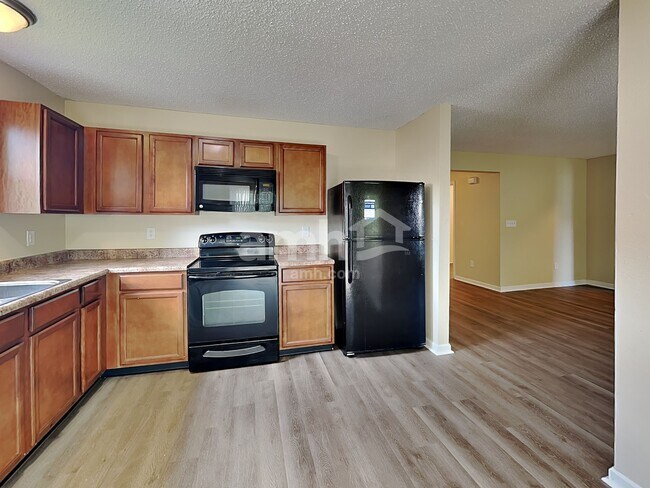 Building Photo - 8039 Red Barn Ct