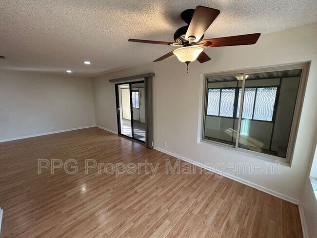 Building Photo - 8803 W Seldon Ln