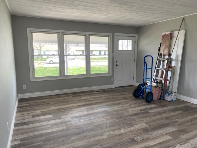 Foto del edificio - Updated 3 Bedroom 1 Bath Home Central Air ...