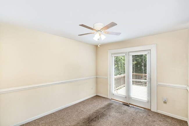 Building Photo - 10701 Houck Dr