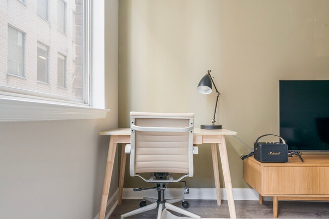 Building Photo - 2140 L St NW