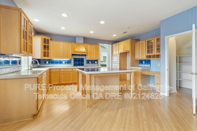 Foto del edificio - 32555 Favara Dr