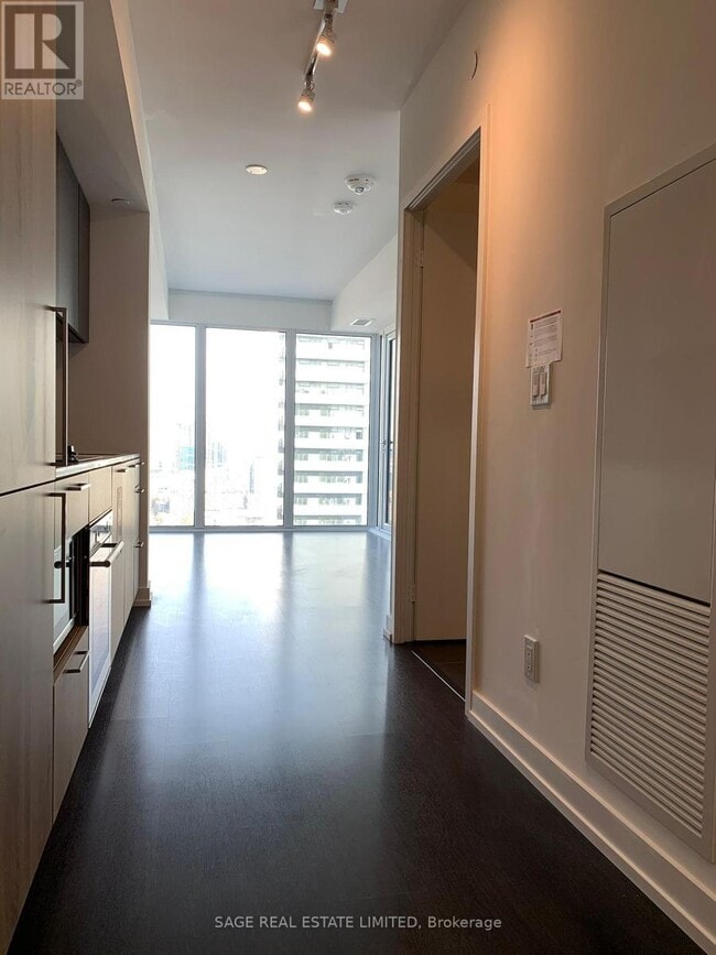 Building Photo - 19 Western Battery Rd