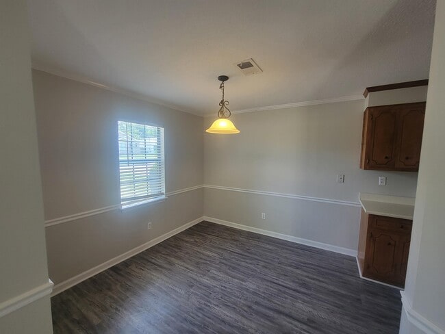 Building Photo - 3914 Almon Dr
