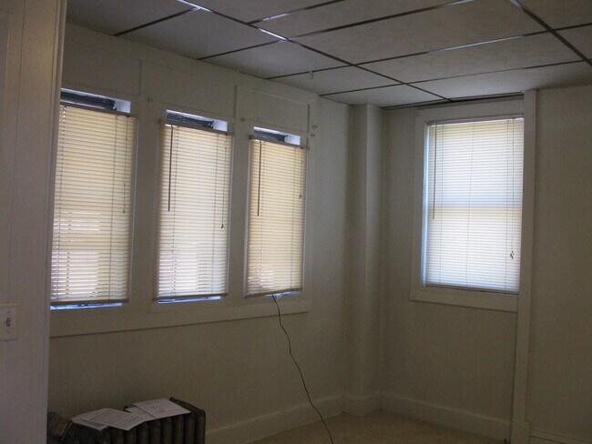 Fotografía del edificio - 432 E 7th St