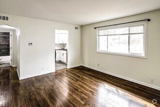 Building Photo - 817 N 47th St
