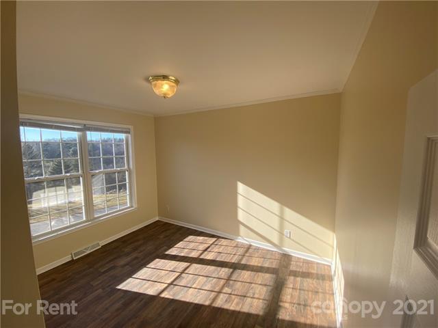 Building Photo - 27 Spicewood Rd