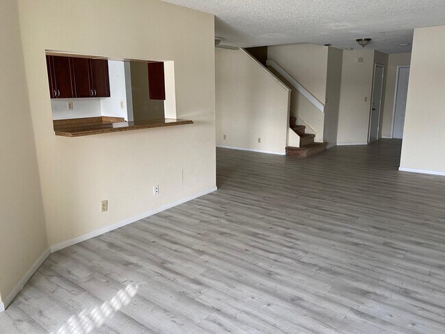 Building Photo - 5060 Pointe Emerald Ln