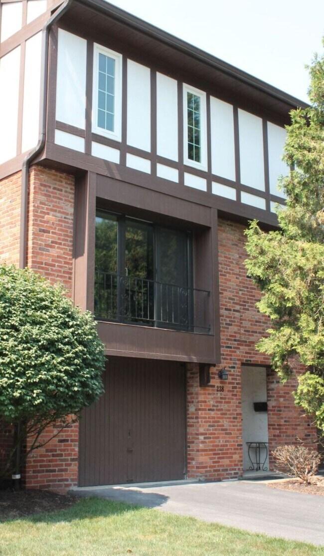 Foto del edificio - 238 Woodbridge Dr