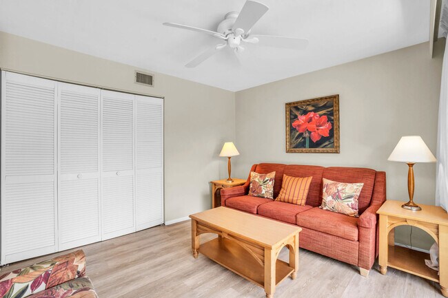 Foto del edificio - 600 Neapolitan Way