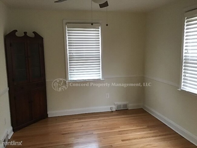 Foto del edificio - 3 br, 1.5 bath Townhome - 1710 Weston Ave,...