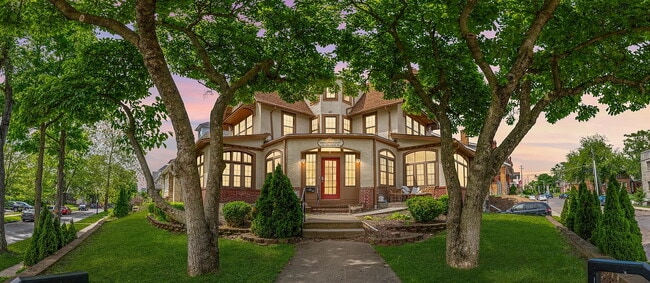 Building Photo - Hometeam Properties