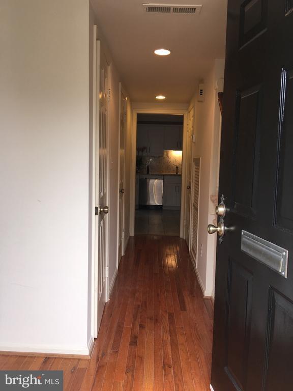 Foto del edificio - 6626 Hillandale Rd