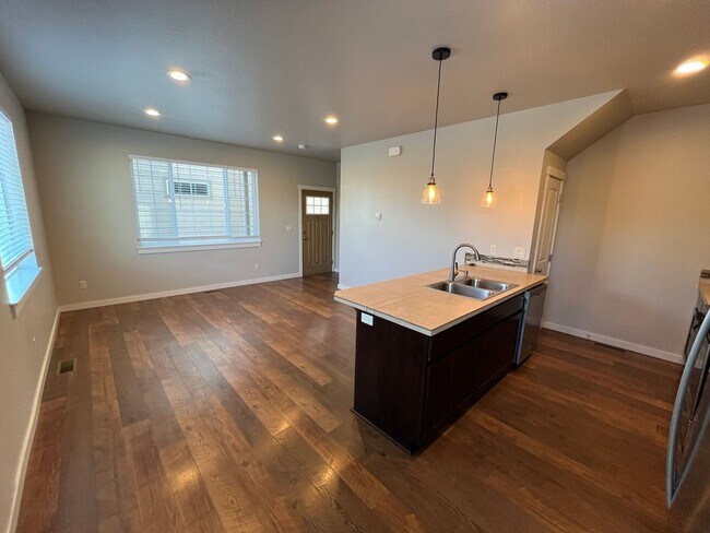 Building Photo - 63159 de Haviland St