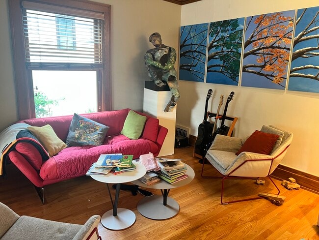 Building Photo - 725 Woodbine Ave