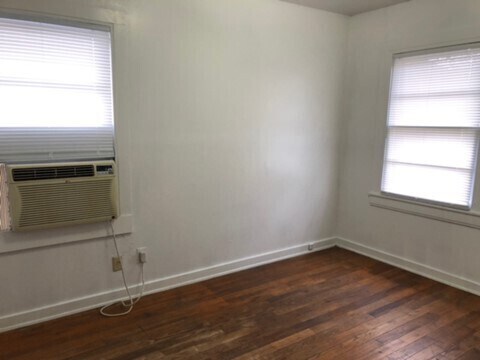 Foto del edificio - 317 N Grand Ave