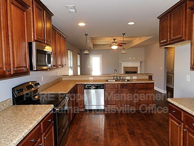 Foto del edificio - 706 Oak Cove Ln NW