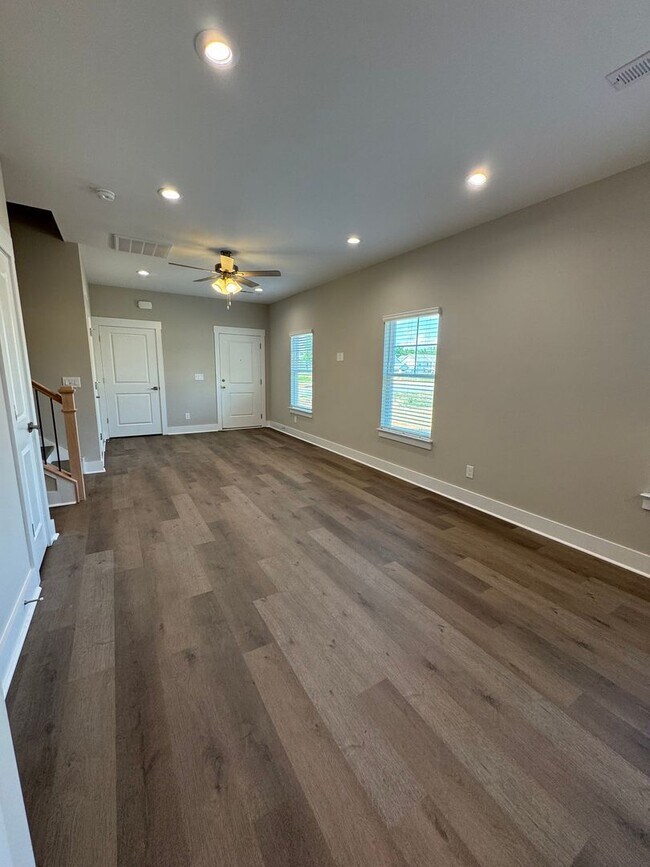 Foto del edificio - 103 Brawley Villas Pl
