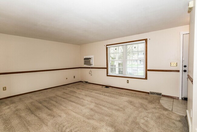 Foto del edificio - 7934 Davis Rd N