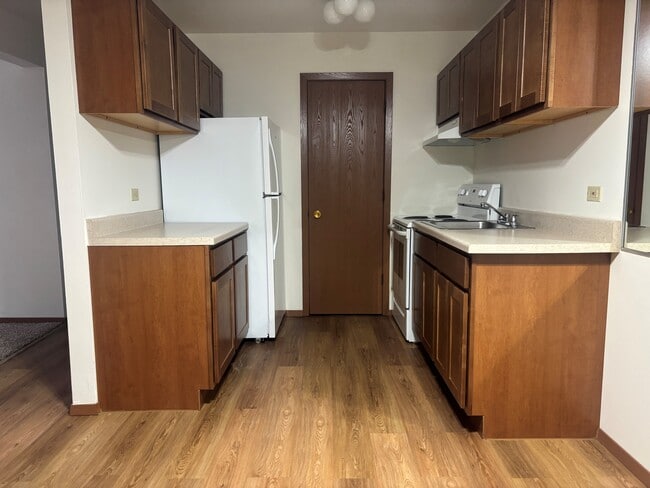 Building Photo - Hinkston Pond Apartments