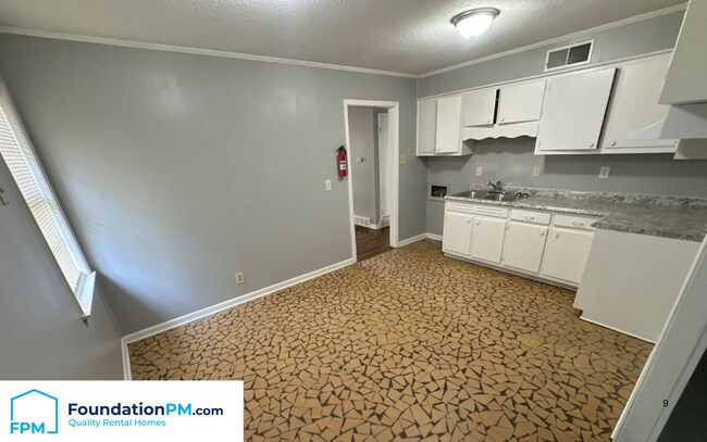 Building Photo - 3016 Sienna Rd