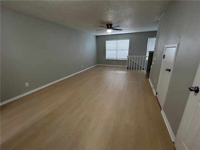 Foto del edificio - 1379 E Sequoyah Ct