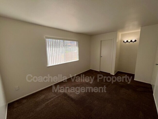 Foto del edificio - 72632 Raven Rd