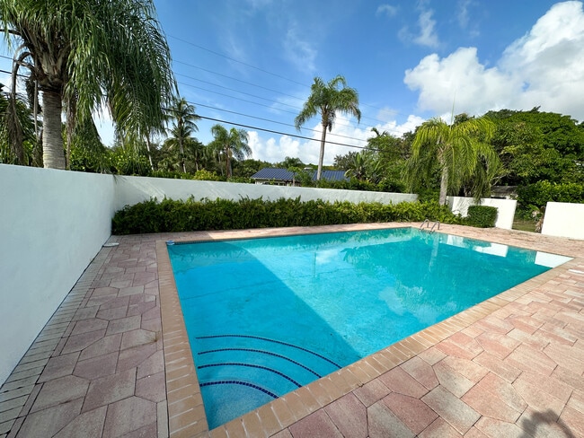 Building Photo - 13200 SW 80th Ave
