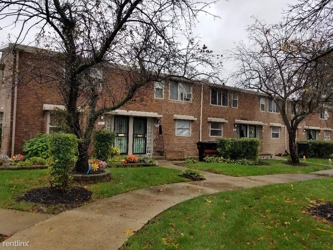 Building Photo - 9117 S Stewart Ave