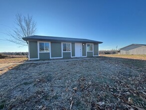 Building Photo - 2201 Tpke