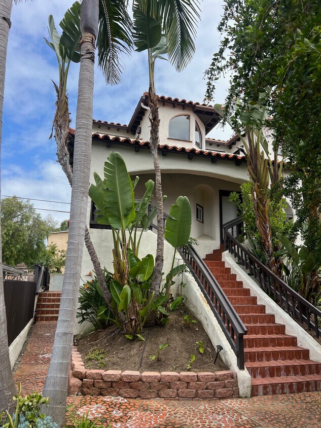 Primary Photo - 914 Agate St