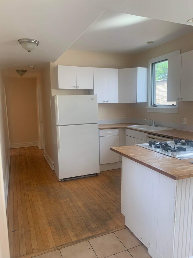 Foto principal - 3801 N St Louis Ave