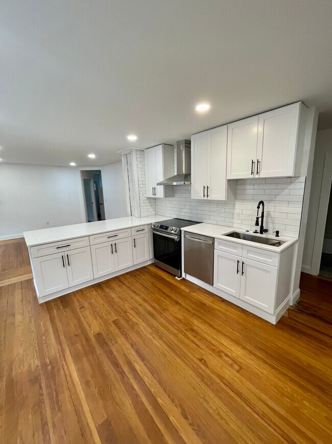 172 Walnut St Unit 1, Agawam, MA 01001 Apartments in Agawam, MA