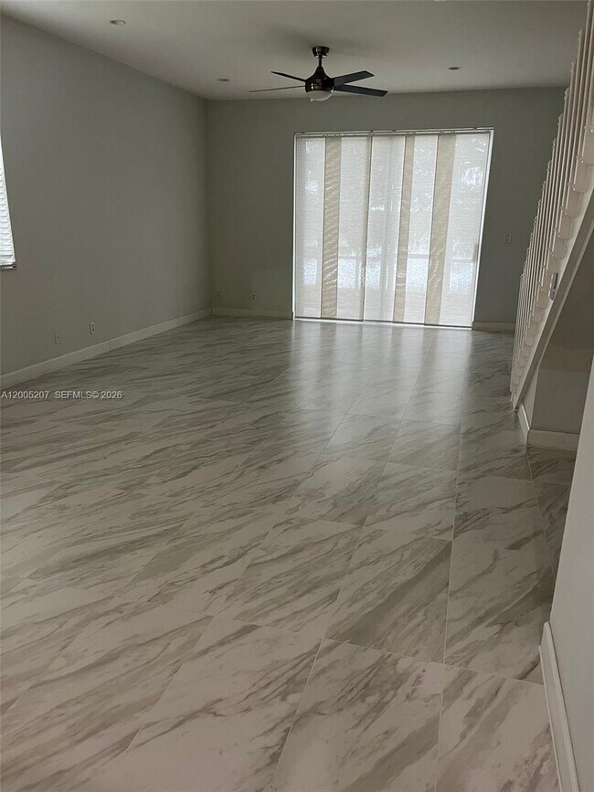 Foto del edificio - 1844 Salerno Cir