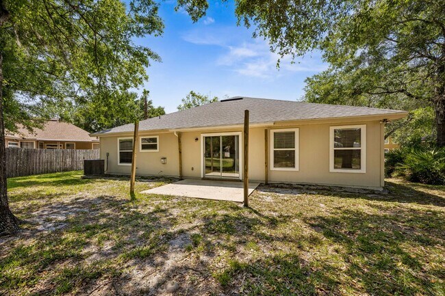 Foto del edificio - 12461 Richfield Blvd