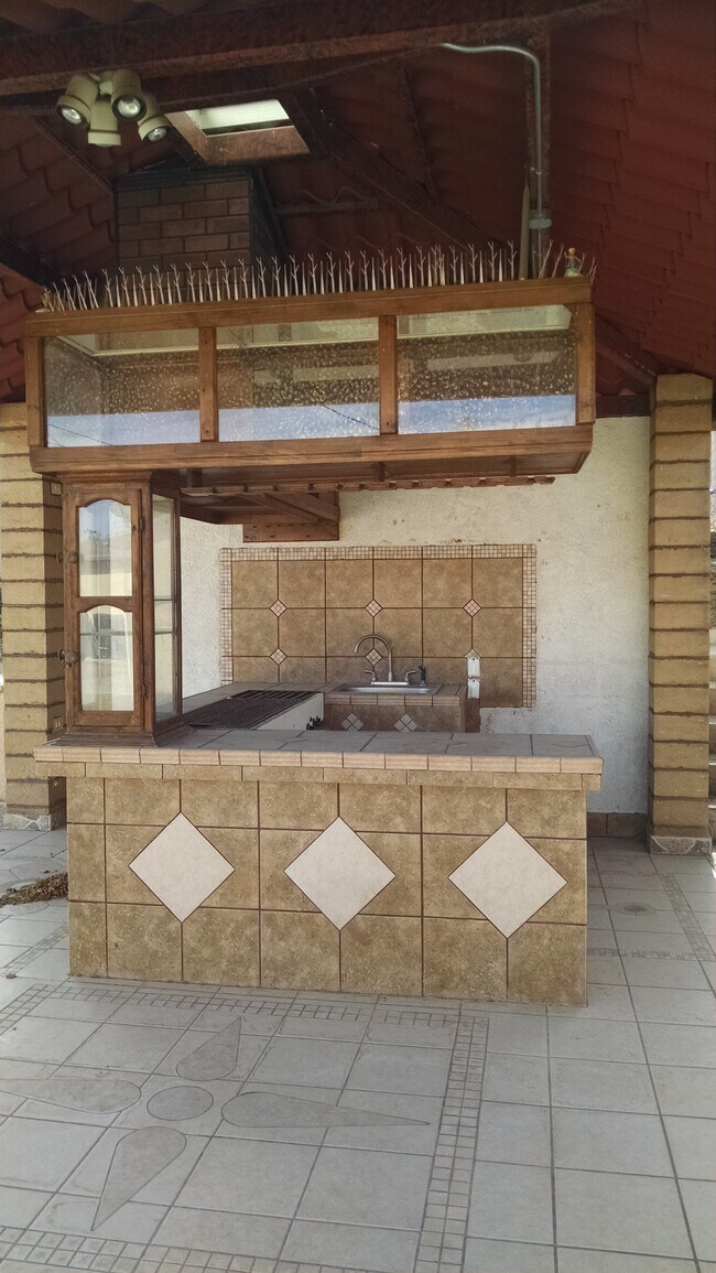 Foto del edificio - 1716 Sunrise Rd