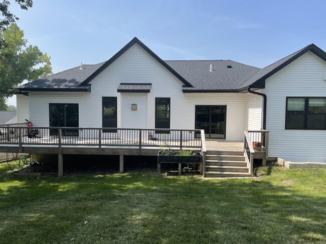 Building Photo - 2939 Diamondhead Road