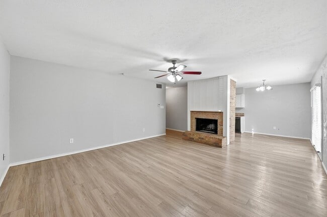 Foto del edificio - Beautifully Updated 3 Bed, 2 Bath Home