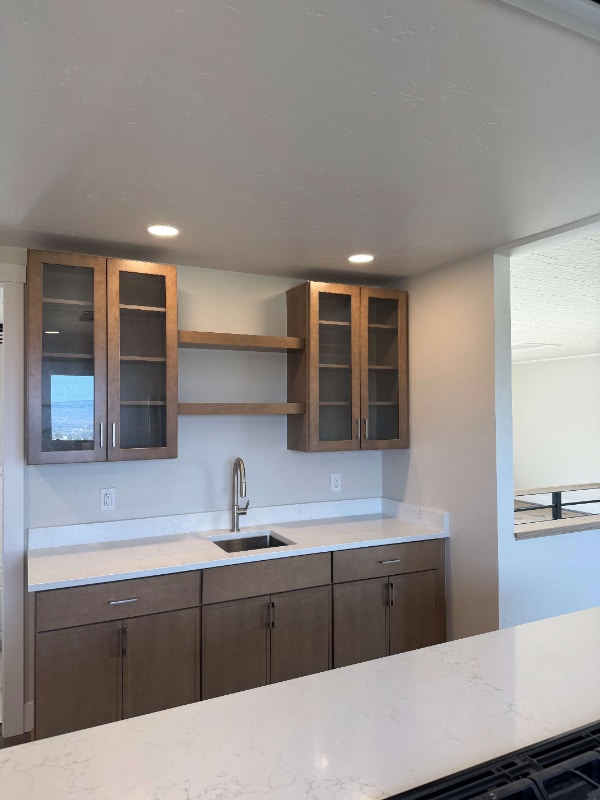 Building Photo - 2900 Loraine Dr