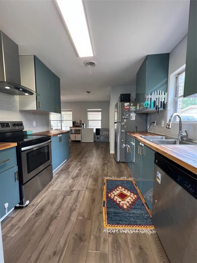 Foto del edificio - 11702 Oak Trail