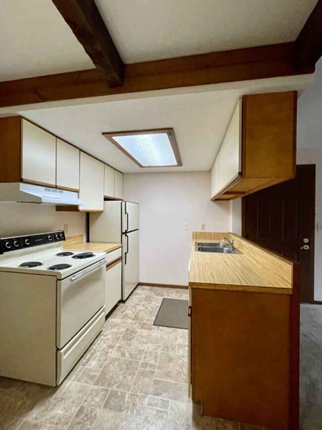 Foto del edificio - ONTARIO - 2 Bedroom Available!